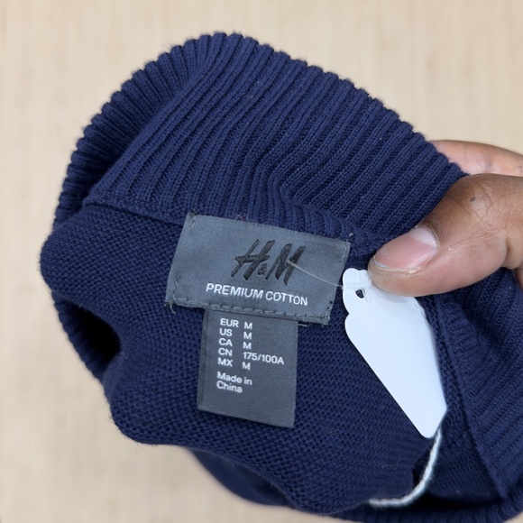 H&M Collard Sweater - size M - Picture 5 of 5